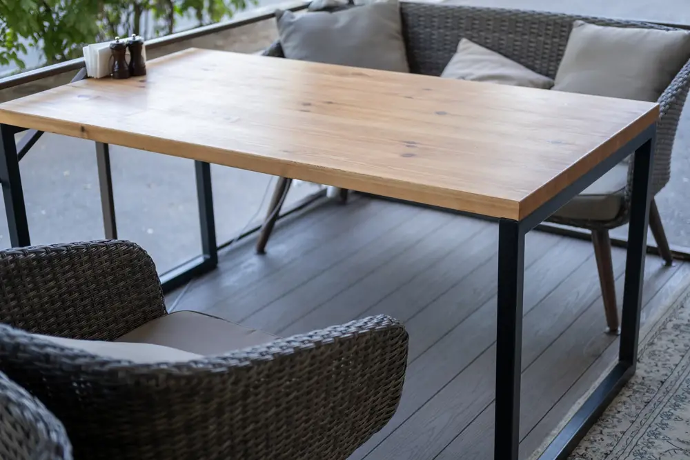 Bois massif et métal