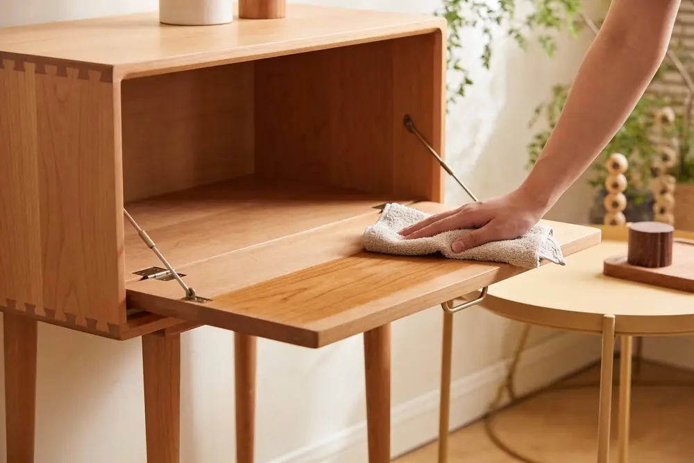 nettoyer un meuble industriel